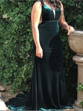 Lucci Lu Emerald Green Velvet Formal Evening Gown